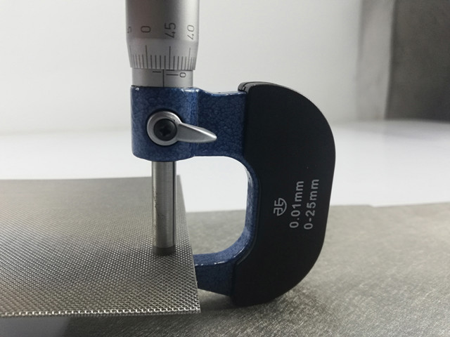 帶護(hù)網(wǎng)燒結(jié)氈